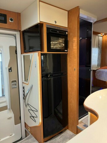 autostar-prestige-elite-i730lc-queensbed-senkeseng-alde-varme-23-177hk-diesel-2020-big-52