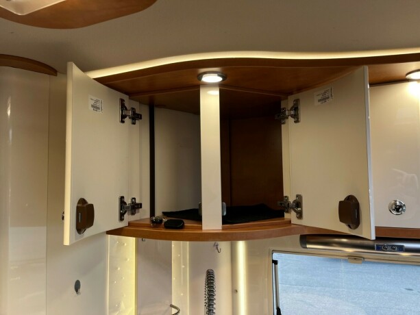 autostar-prestige-elite-i730lc-queensbed-senkeseng-alde-varme-23-177hk-diesel-2020-big-41