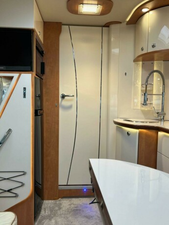 autostar-prestige-elite-i730lc-queensbed-senkeseng-alde-varme-23-177hk-diesel-2020-big-59