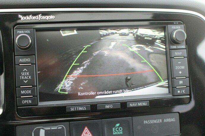 mitsubishi-outlander-elektrisitetbensin-2014-big-14