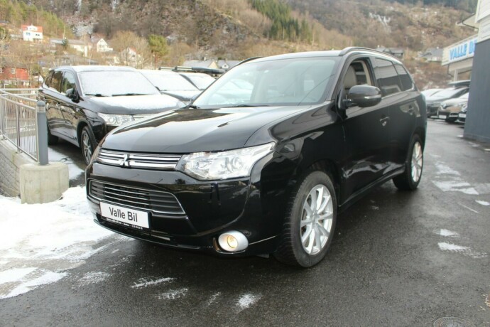 mitsubishi-outlander-elektrisitetbensin-2014-big-1