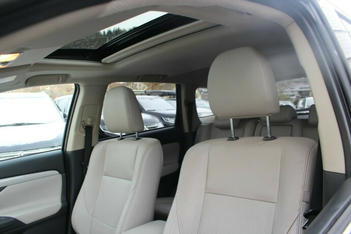 mitsubishi-outlander-elektrisitetbensin-2014-big-7