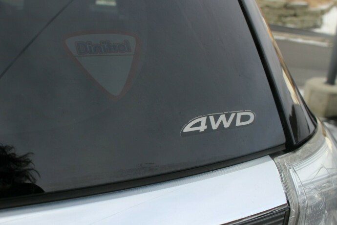 mitsubishi-outlander-elektrisitetbensin-2014-big-4