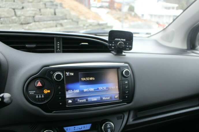 toyota-yaris-elektrisitetbensin-2014-big-11