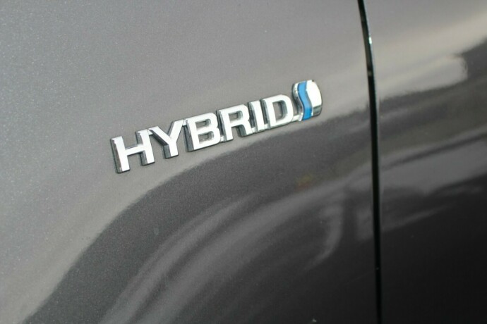 toyota-yaris-elektrisitetbensin-2014-big-2