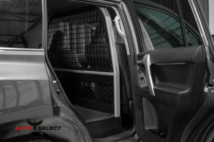 toyota-land-cruiser-diesel-2023-big-14