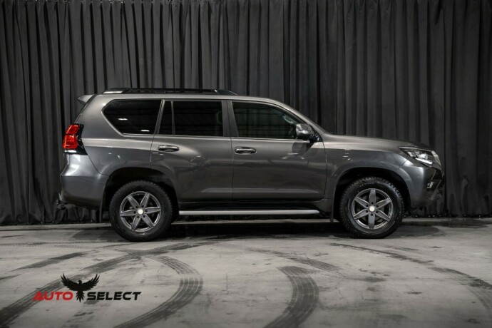 toyota-land-cruiser-diesel-2023-big-13