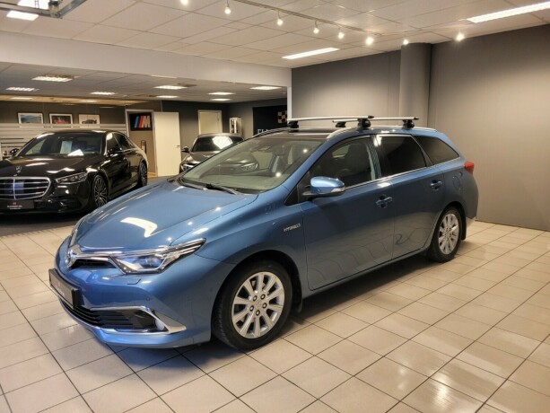 toyota-auris-elektrisitetbensin-2015-big-8