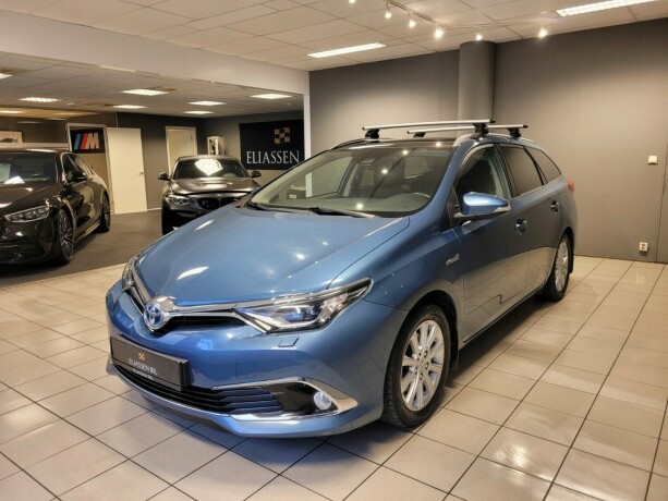 toyota-auris-elektrisitetbensin-2015-big-9