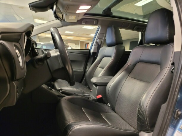 toyota-auris-elektrisitetbensin-2015-big-20