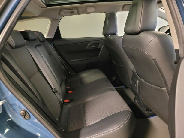 toyota-auris-elektrisitetbensin-2015-big-17