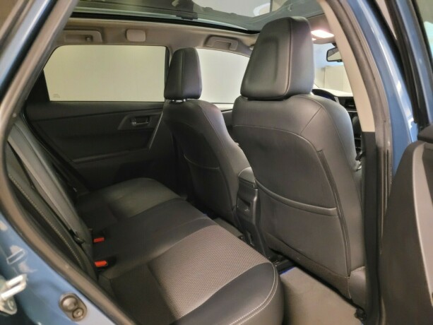 toyota-auris-elektrisitetbensin-2015-big-16