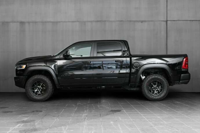 dodge-ram-bensin-2025-big-2