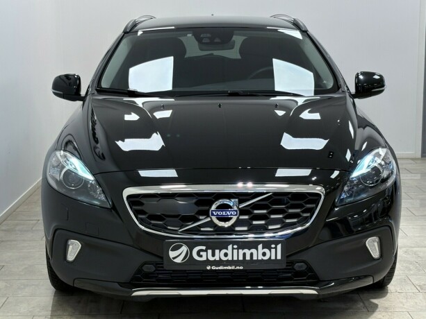 volvo-v40-cross-country-bensin-2016-big-2