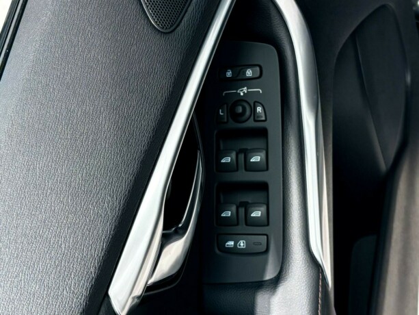 volvo-v40-cross-country-bensin-2016-big-18