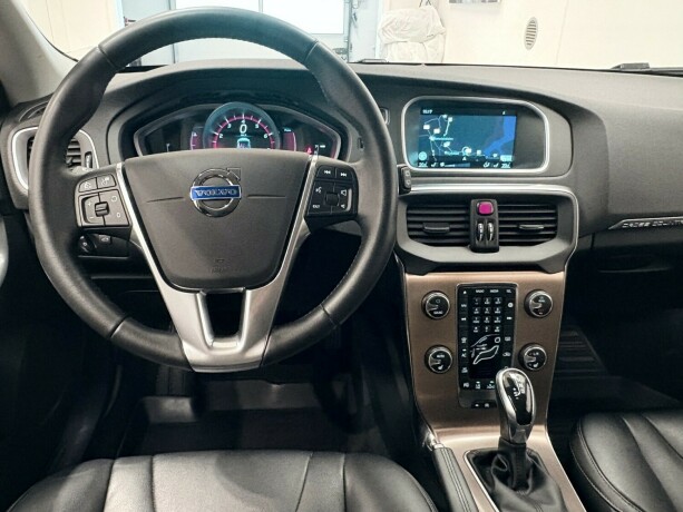 volvo-v40-cross-country-bensin-2016-big-14