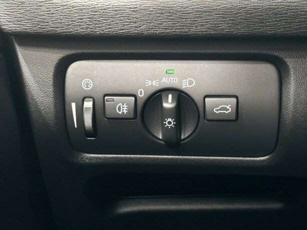 volvo-v40-cross-country-bensin-2016-big-19