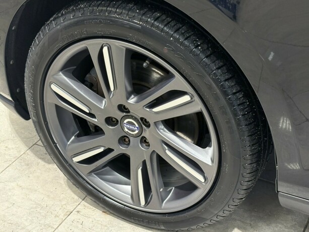 volvo-v40-cross-country-bensin-2016-big-5