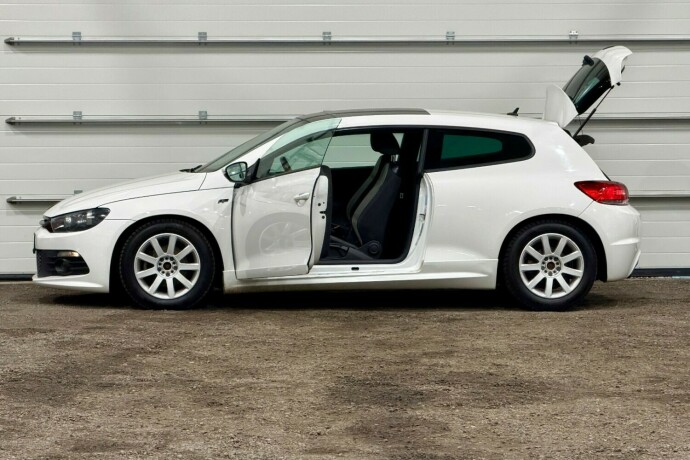 volkswagen-scirocco-diesel-2011-big-4