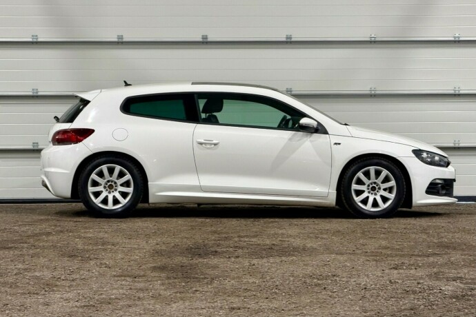 volkswagen-scirocco-diesel-2011-big-1