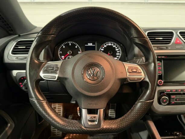 volkswagen-scirocco-diesel-2011-big-14