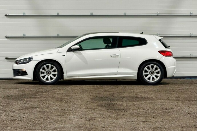 volkswagen-scirocco-diesel-2011-big-5