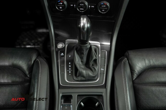 volkswagen-golf-elektrisitet-2020-big-31