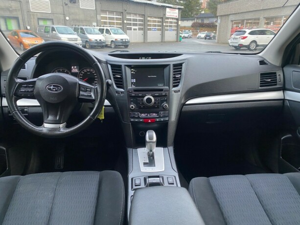subaru-legacy-bensin-2014-big-11
