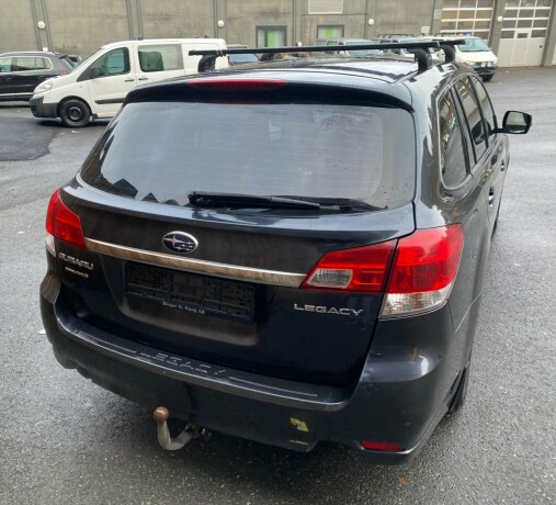 subaru-legacy-bensin-2014-big-6