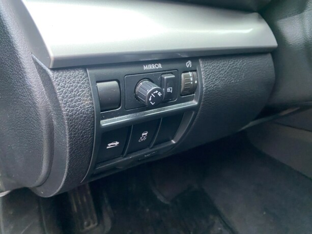 subaru-legacy-bensin-2014-big-15