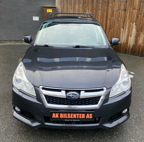 subaru-legacy-bensin-2014-big-2