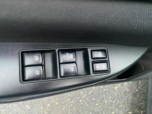 subaru-legacy-bensin-2014-big-14