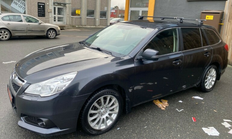 subaru-legacy-bensin-2014-big-8