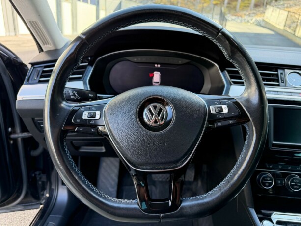 volkswagen-passat-elektrisitetbensin-2017-big-38