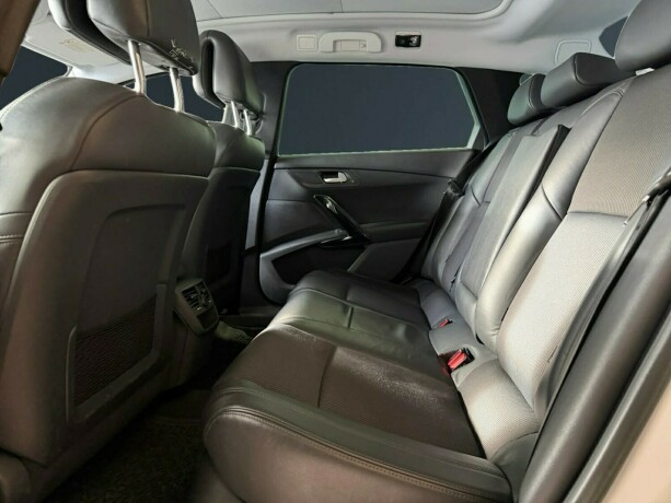 peugeot-508-diesel-2011-big-10