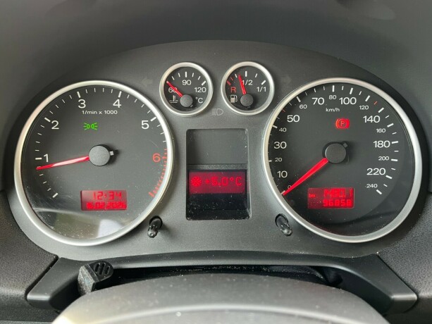 audi-a2-bensin-2005-big-15