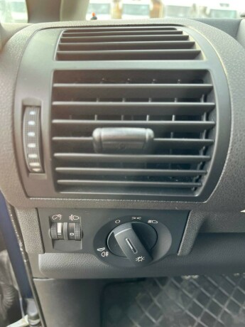 audi-a2-bensin-2005-big-11