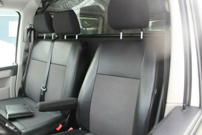 volkswagen-transporter-diesel-2017-big-9