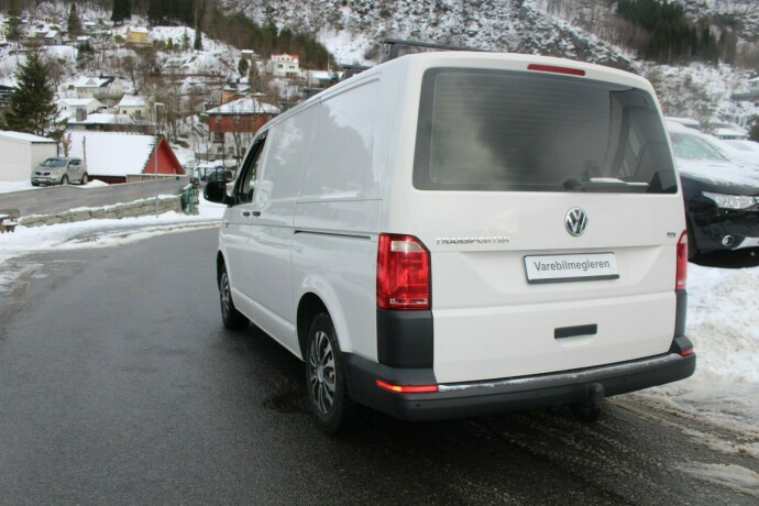 volkswagen-transporter-diesel-2017-big-2