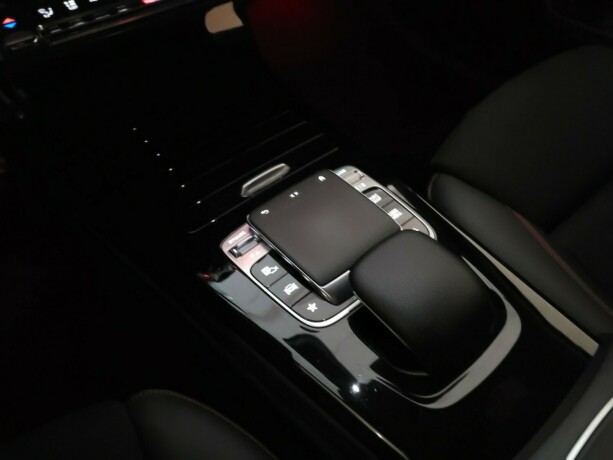 mercedes-benz-a-klasse-bensin-2018-big-24