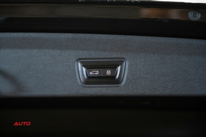 bmw-i4-m50-elektrisitet-2024-big-15