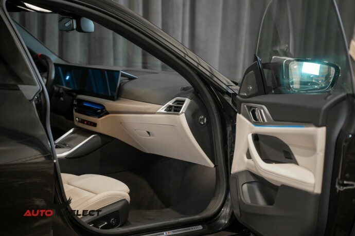 bmw-i4-m50-elektrisitet-2024-big-24