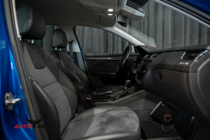 skoda-octavia-scout-bensin-2015-big-18