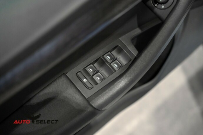 skoda-octavia-scout-bensin-2015-big-21