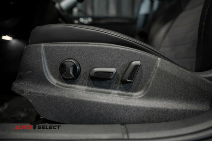 skoda-octavia-scout-bensin-2015-big-22