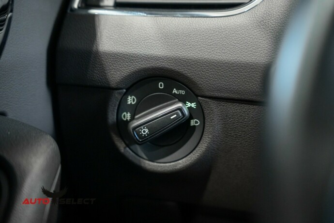 skoda-octavia-scout-bensin-2015-big-28