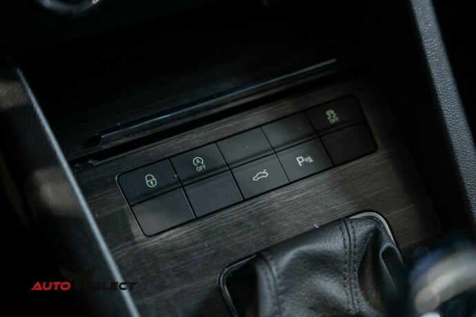 skoda-octavia-scout-bensin-2015-big-34