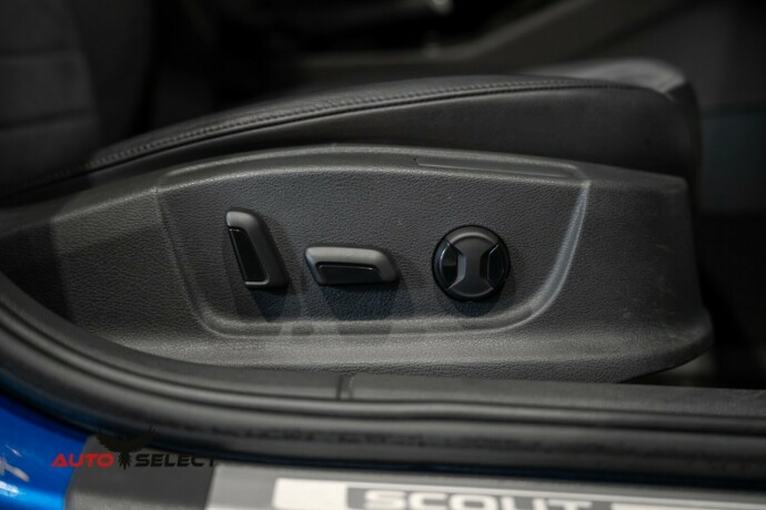 skoda-octavia-scout-bensin-2015-big-17