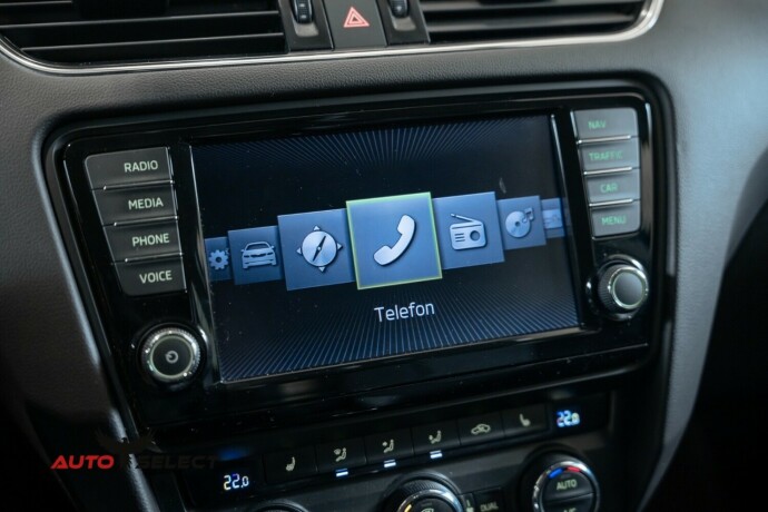 skoda-octavia-scout-bensin-2015-big-41