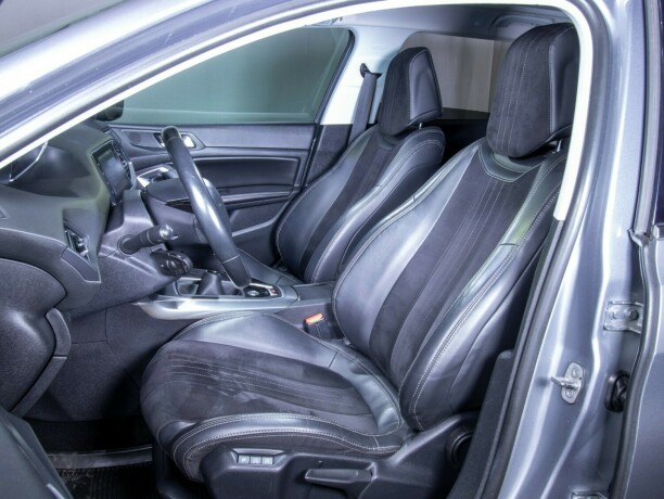 peugeot-308-bensin-2014-big-42